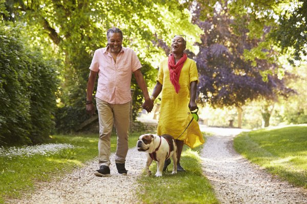 8 Simple and Affordable Outdoor Dates for The Spring
